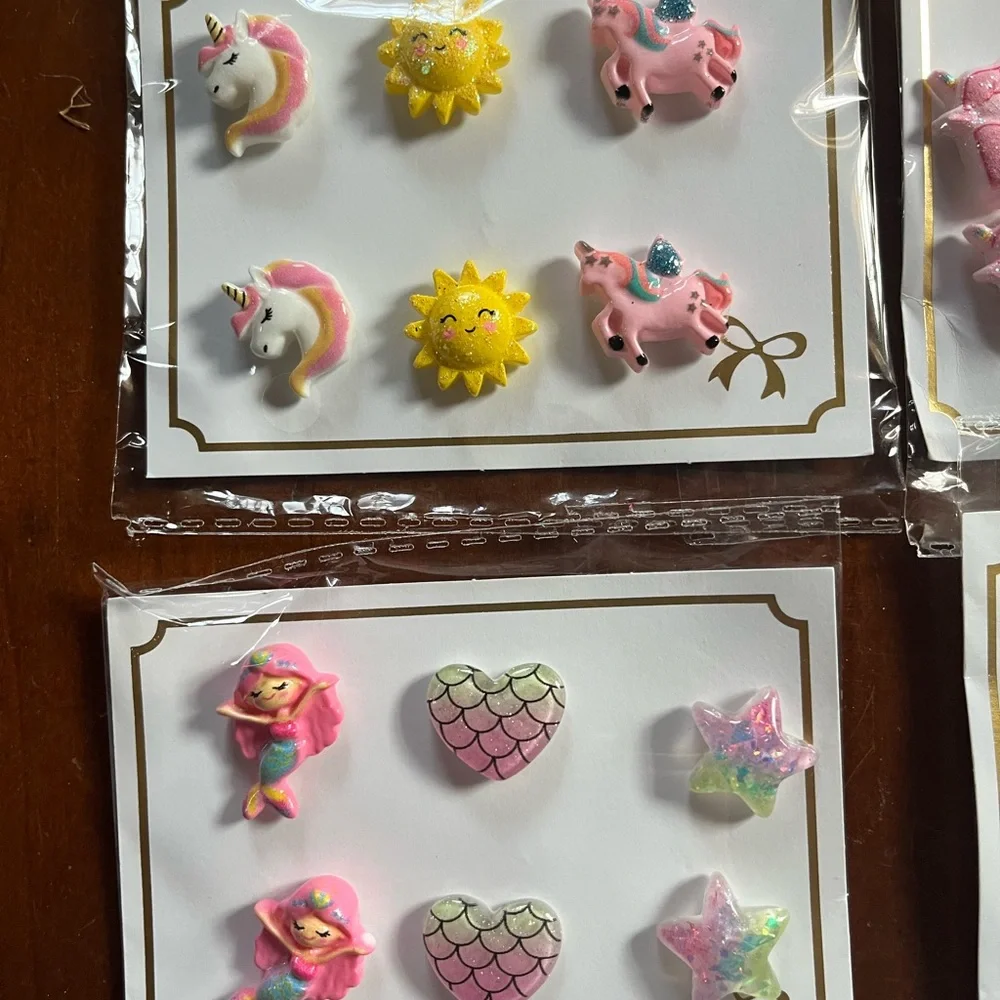 16 pairs of girls magnetic Earring Sets - Picture 2 of 7